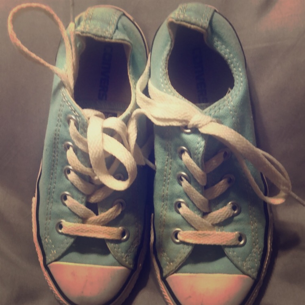 Girls size 13 aqua converse- barely worn